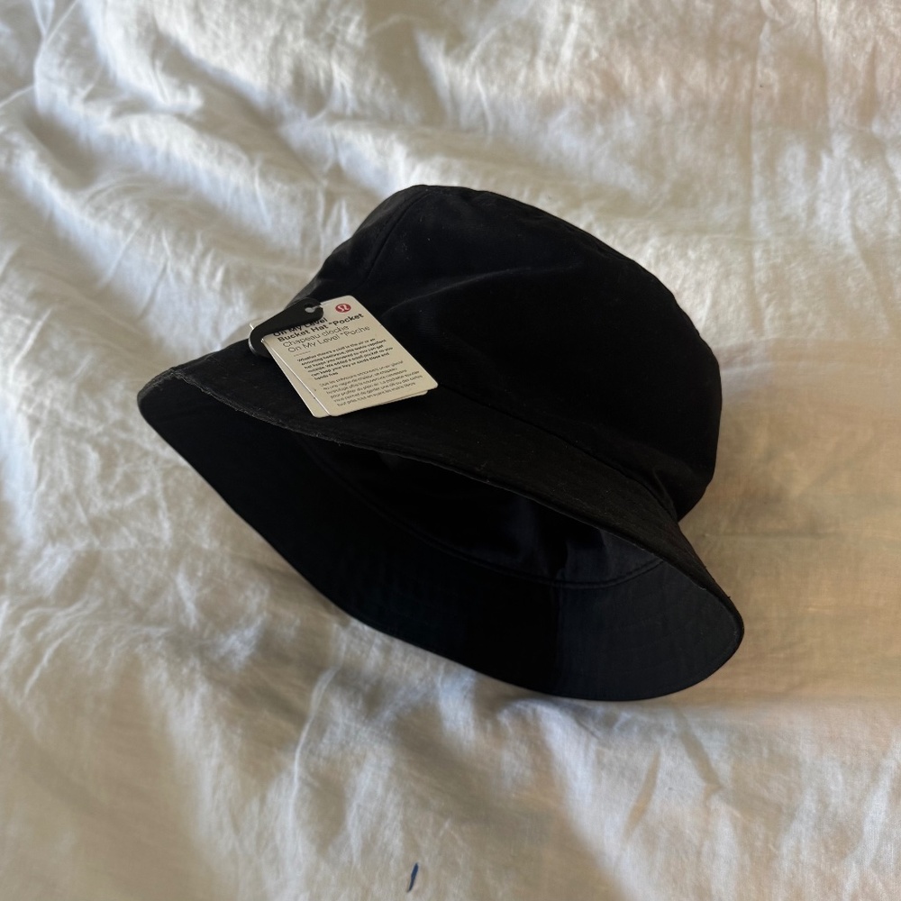 Lululemon Bucket Hat w/ pocket